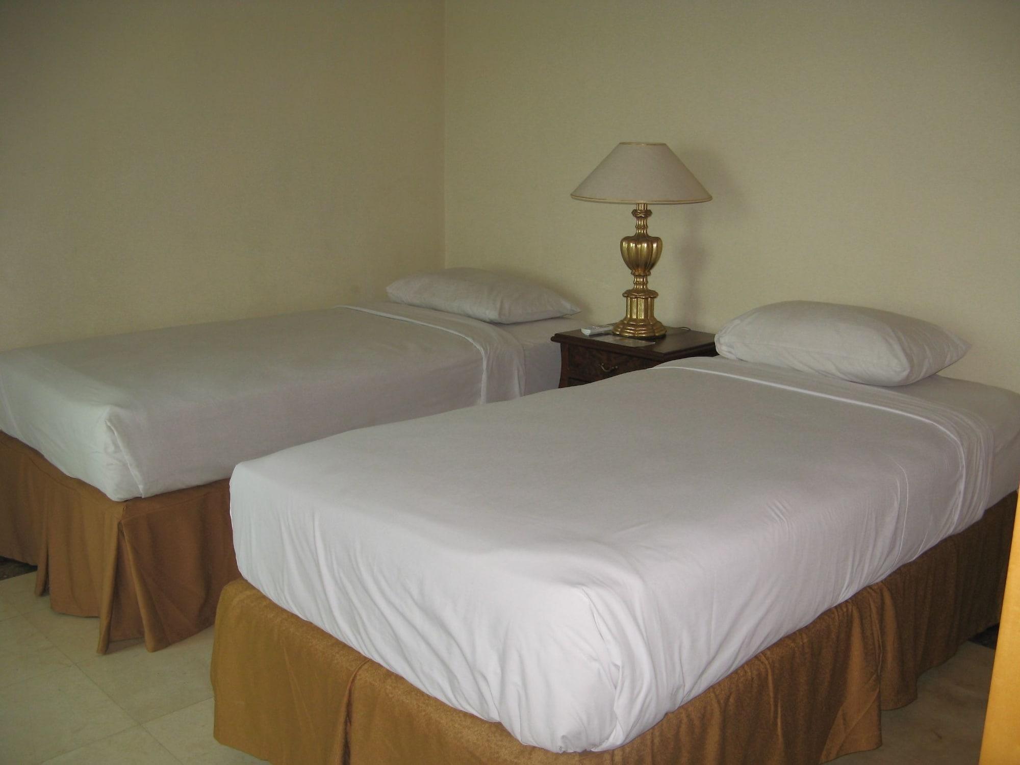 Batavia Hotel & Serviced Apartments Джакарта Экстерьер фото