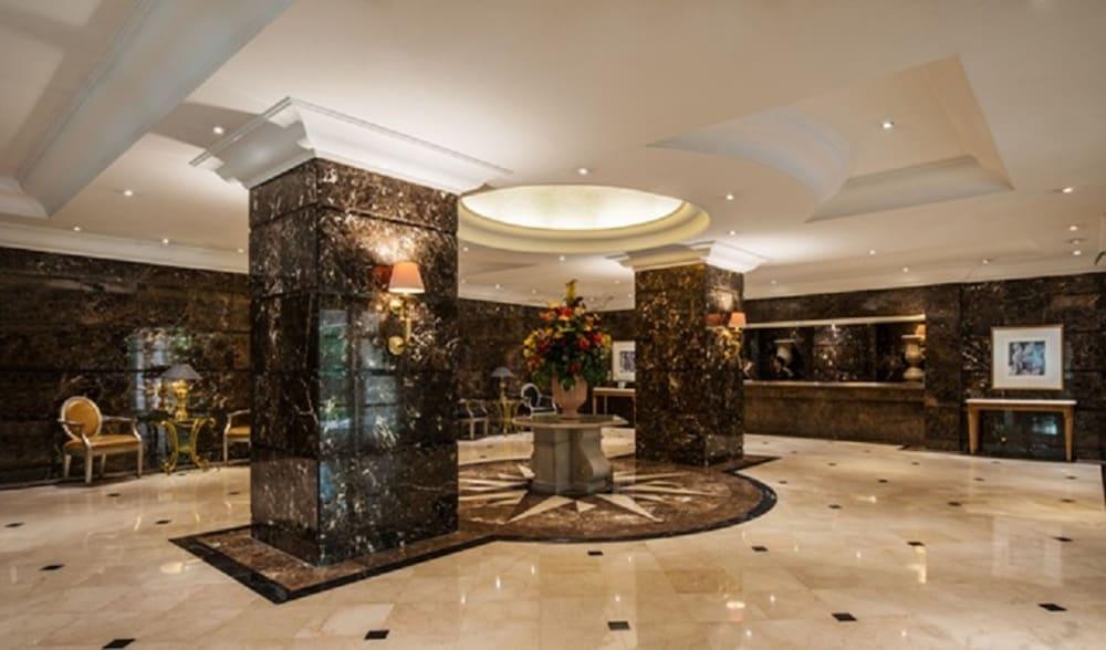 Batavia Hotel & Serviced Apartments Джакарта Экстерьер фото