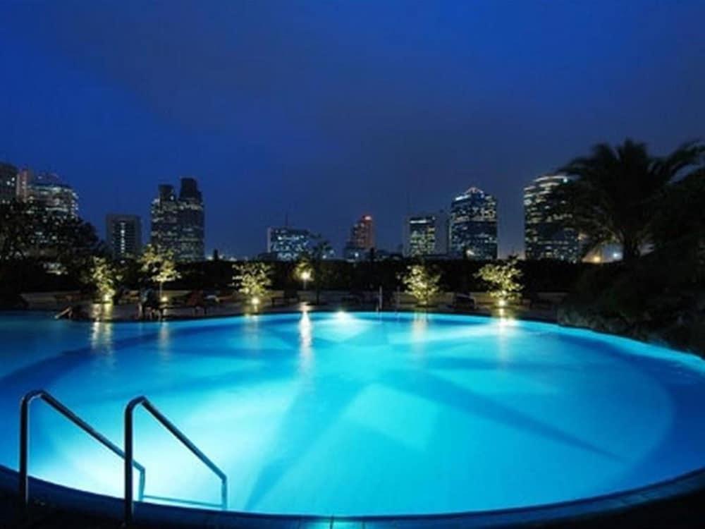 Batavia Hotel & Serviced Apartments Джакарта Экстерьер фото