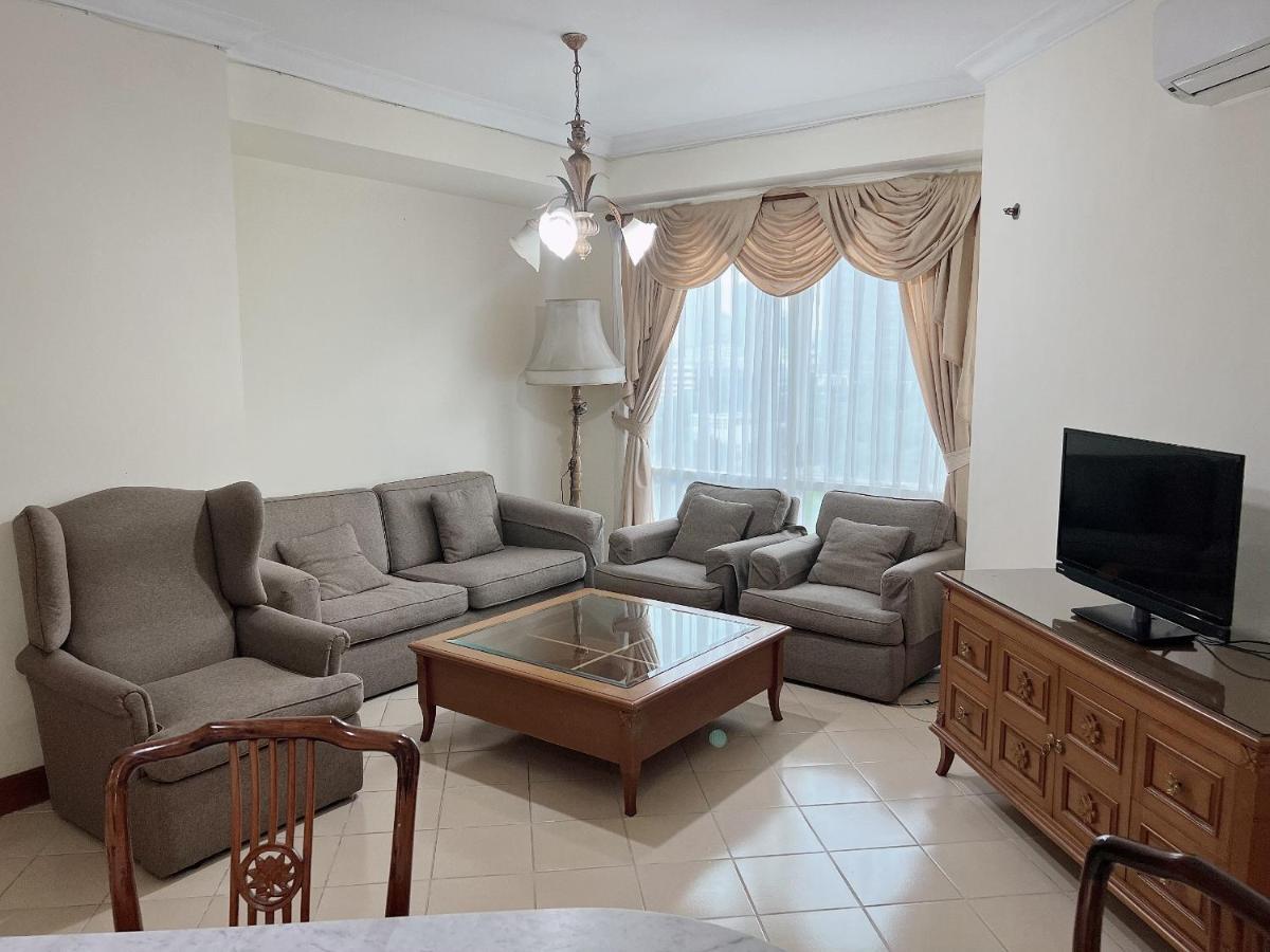Batavia Hotel & Serviced Apartments Джакарта Экстерьер фото