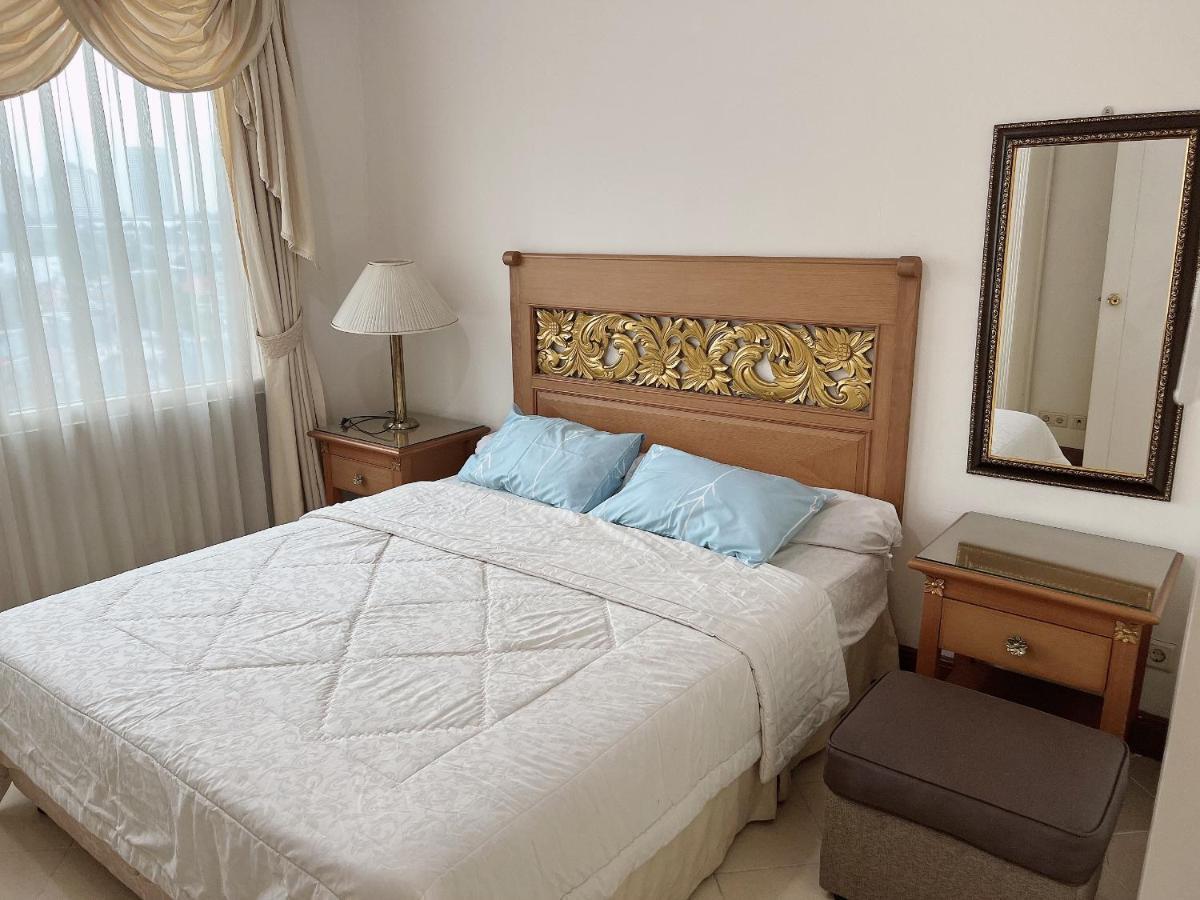 Batavia Hotel & Serviced Apartments Джакарта Экстерьер фото