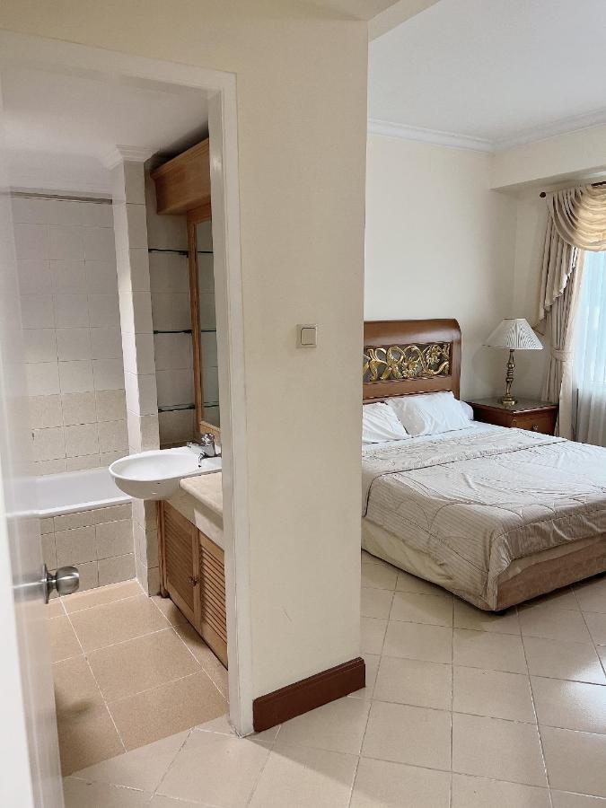 Batavia Hotel & Serviced Apartments Джакарта Экстерьер фото