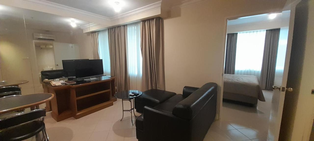 Batavia Hotel & Serviced Apartments Джакарта Экстерьер фото