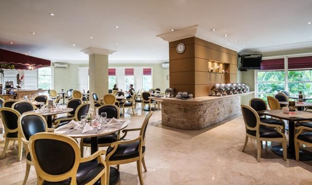 Batavia Hotel & Serviced Apartments Джакарта Экстерьер фото